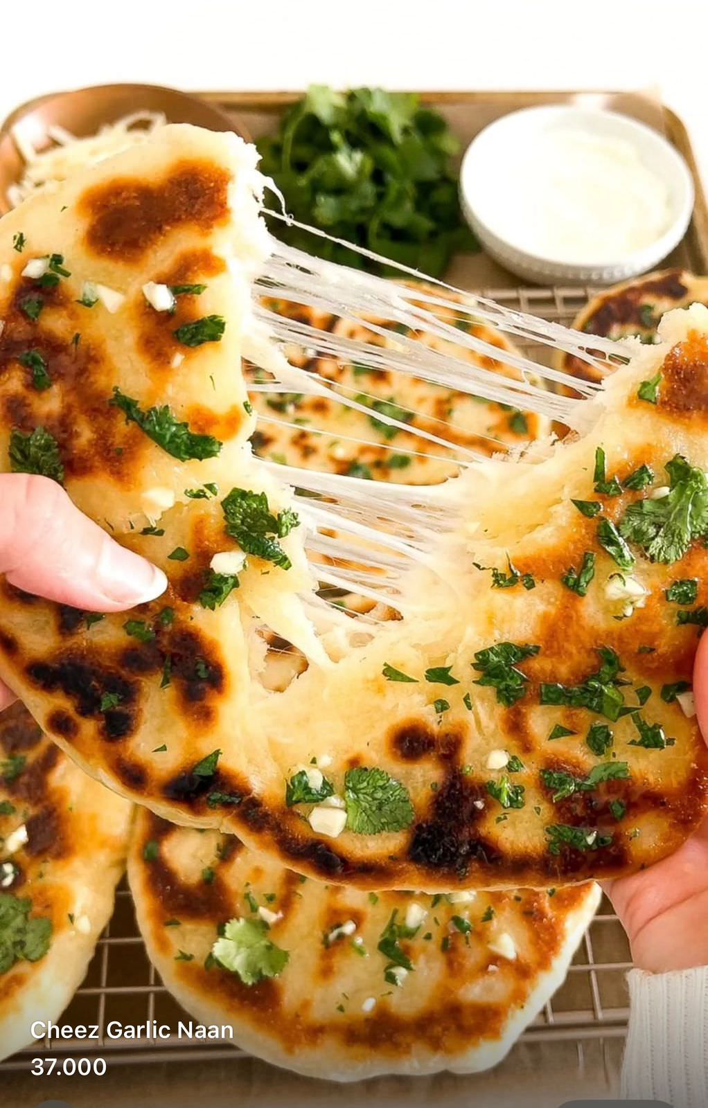 Cheez Garlic Naan